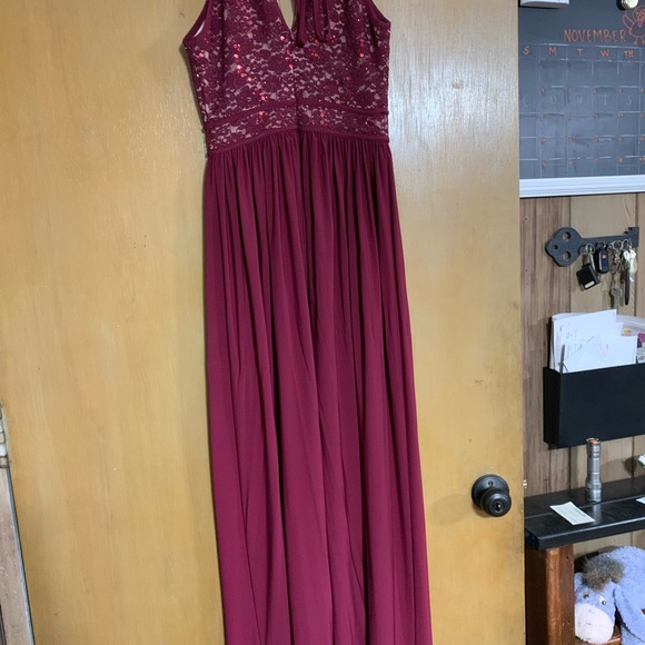 Long formal dress - Picture 7 of 8